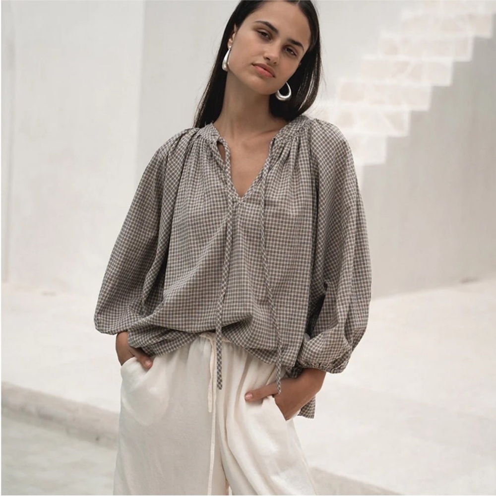 Daughters of India Poet Blouse in Taupe Small - Picture 2 of 13